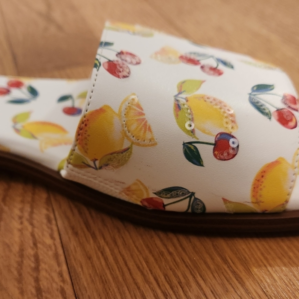 Michael Kors Women's White Slide Sandals With Fruit Design - Picture 6 of 6